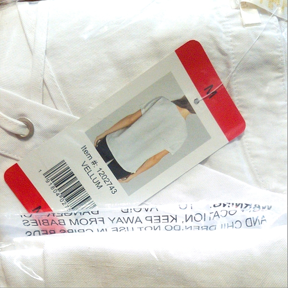 MattyM NWT White Linen Blend Pullover Laced V-neck T-Shirt Blouse - SIZE MEDIUM - Picture 3 of 3